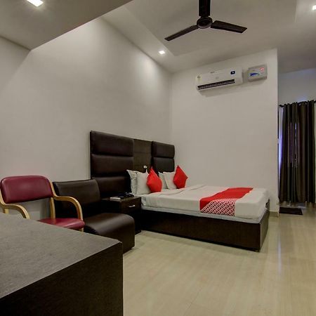 Hotel Sai International Chennai Esterno foto
