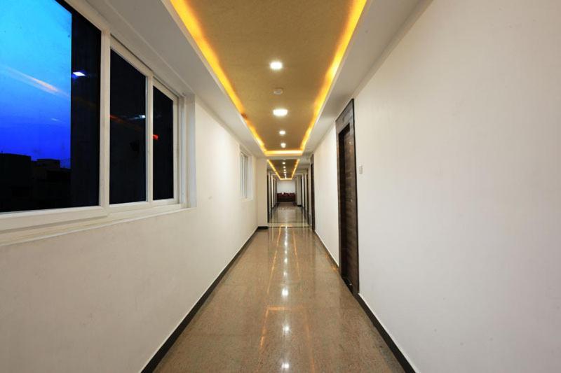 Hotel Sai International Chennai Esterno foto