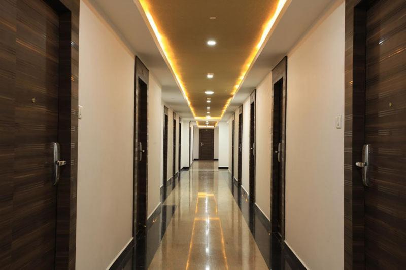 Hotel Sai International Chennai Esterno foto