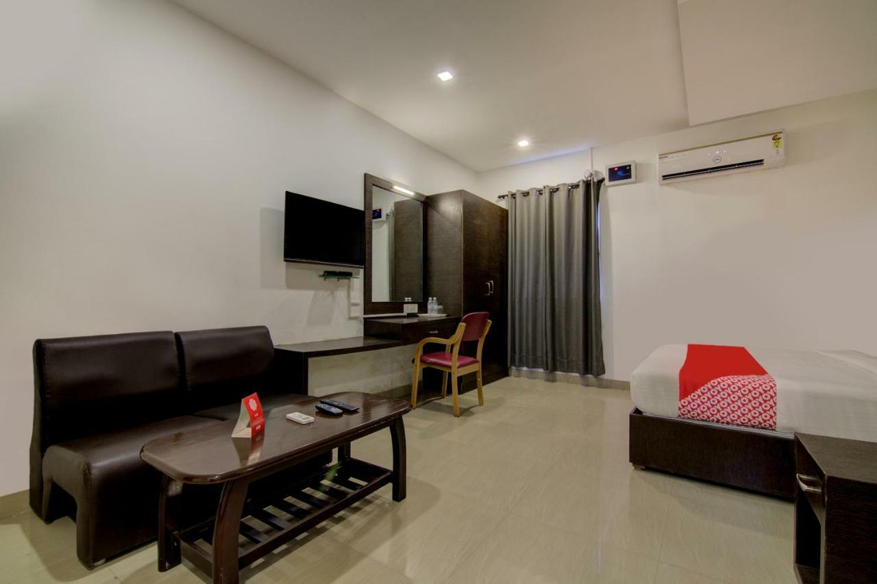 Hotel Sai International Chennai Esterno foto